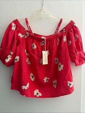 NWT Universal Thread Off-Shoulder Floral Top